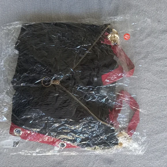 NWT Asymmetrical Chain Straps Burgundy Red Black Stretchy Cold Shoulders Top - Picture 5 of 5